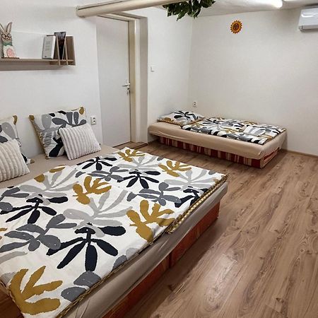 Apartmanovy Dom Grand Štúrovo Eksteriør billede