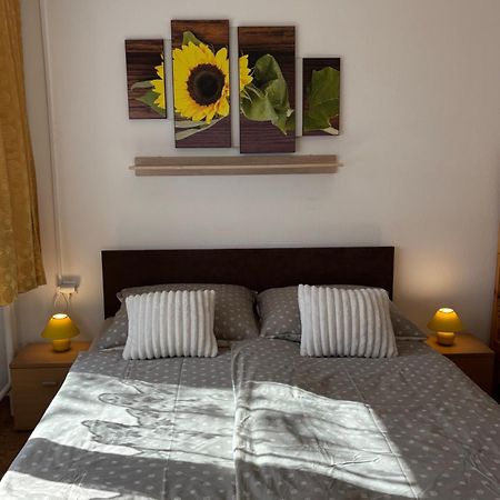 Apartmanovy Dom Grand Štúrovo Eksteriør billede