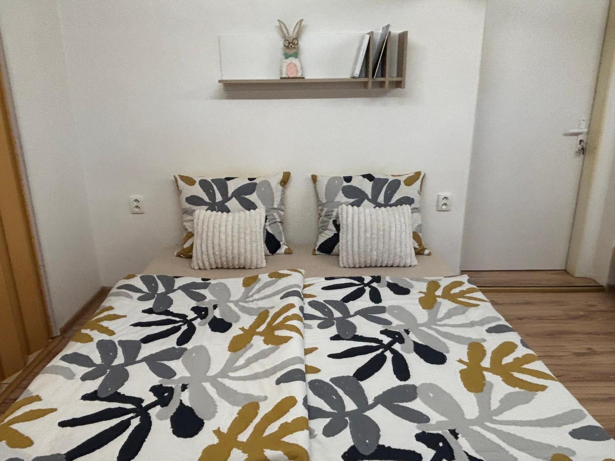 Apartmanovy Dom Grand Štúrovo Eksteriør billede