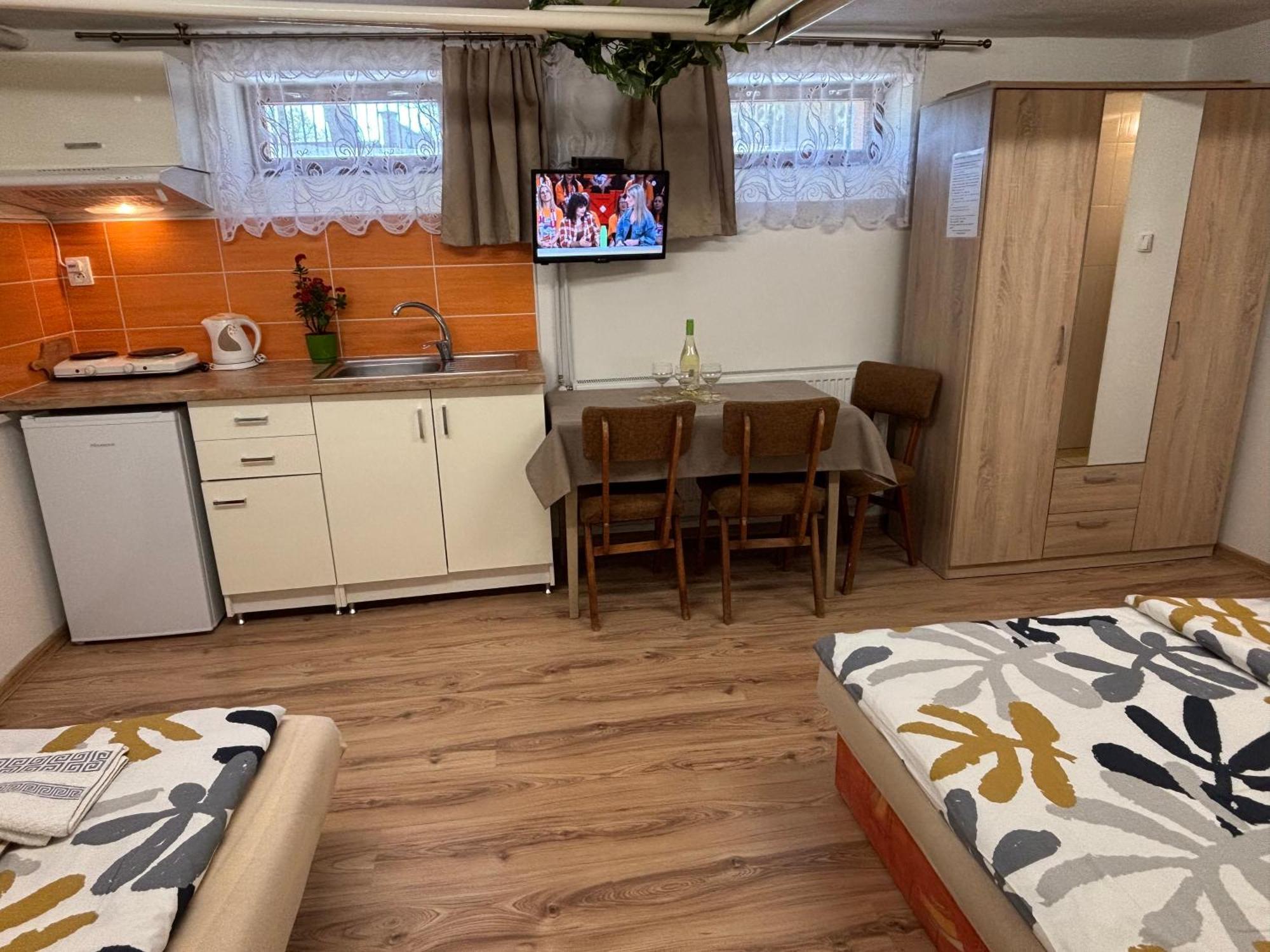 Apartmanovy Dom Grand Štúrovo Eksteriør billede