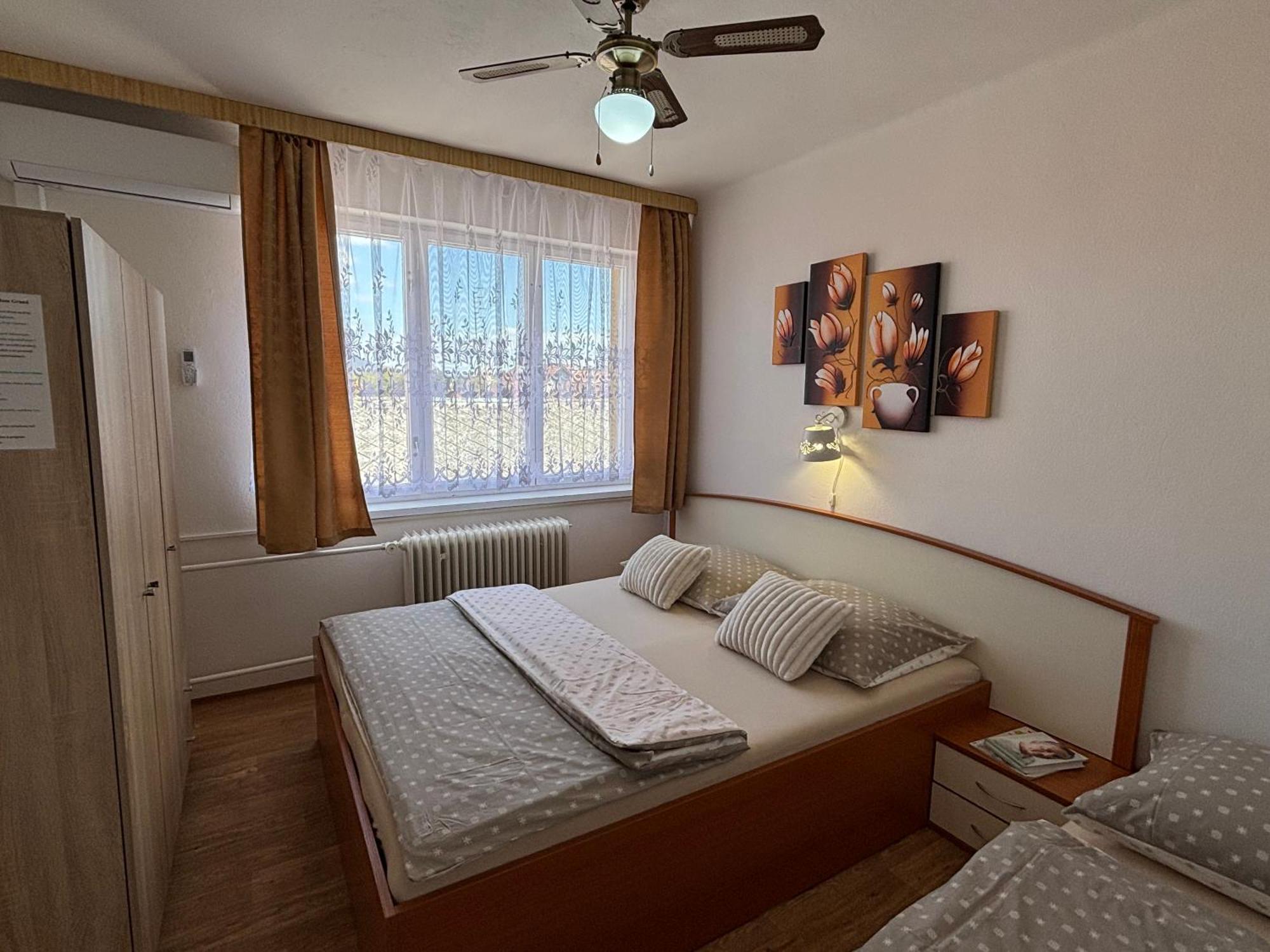 Apartmanovy Dom Grand Štúrovo Eksteriør billede