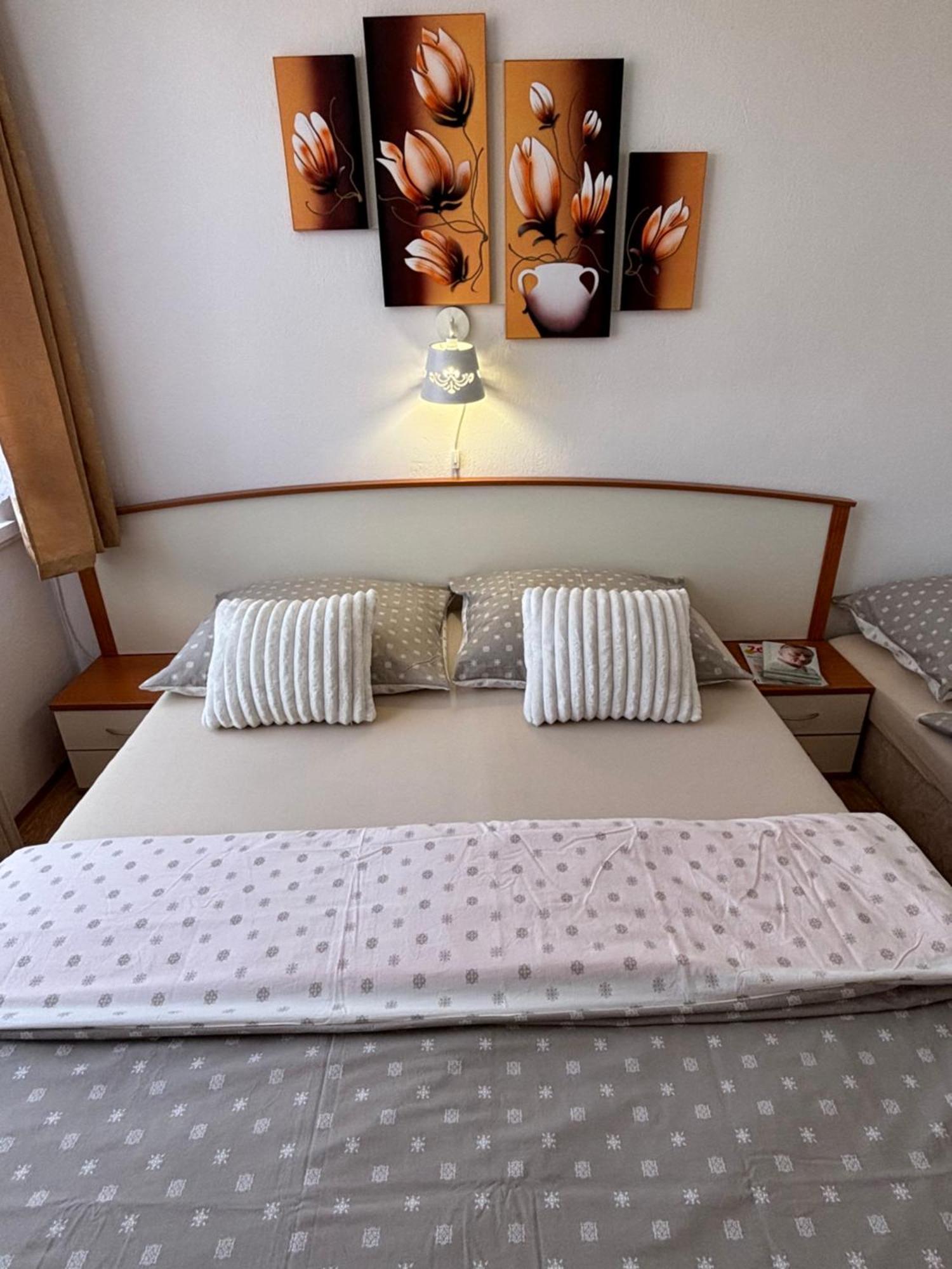 Apartmanovy Dom Grand Štúrovo Eksteriør billede