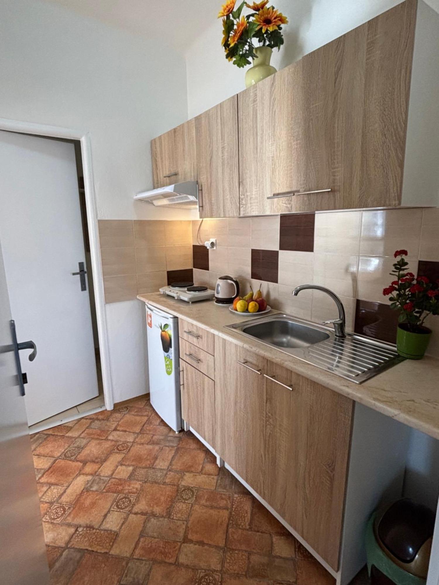Apartmanovy Dom Grand Štúrovo Eksteriør billede