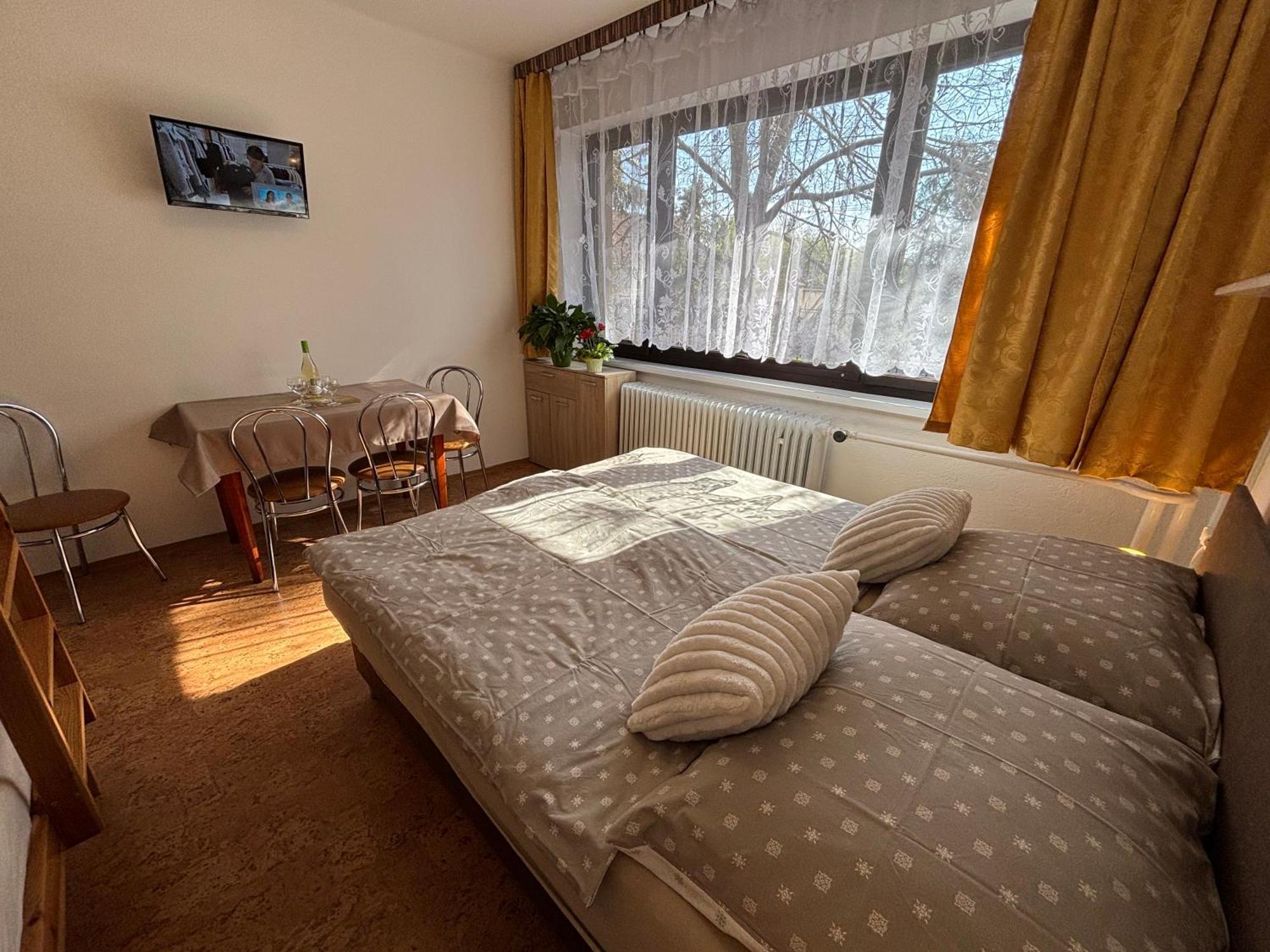 Apartmanovy Dom Grand Štúrovo Eksteriør billede
