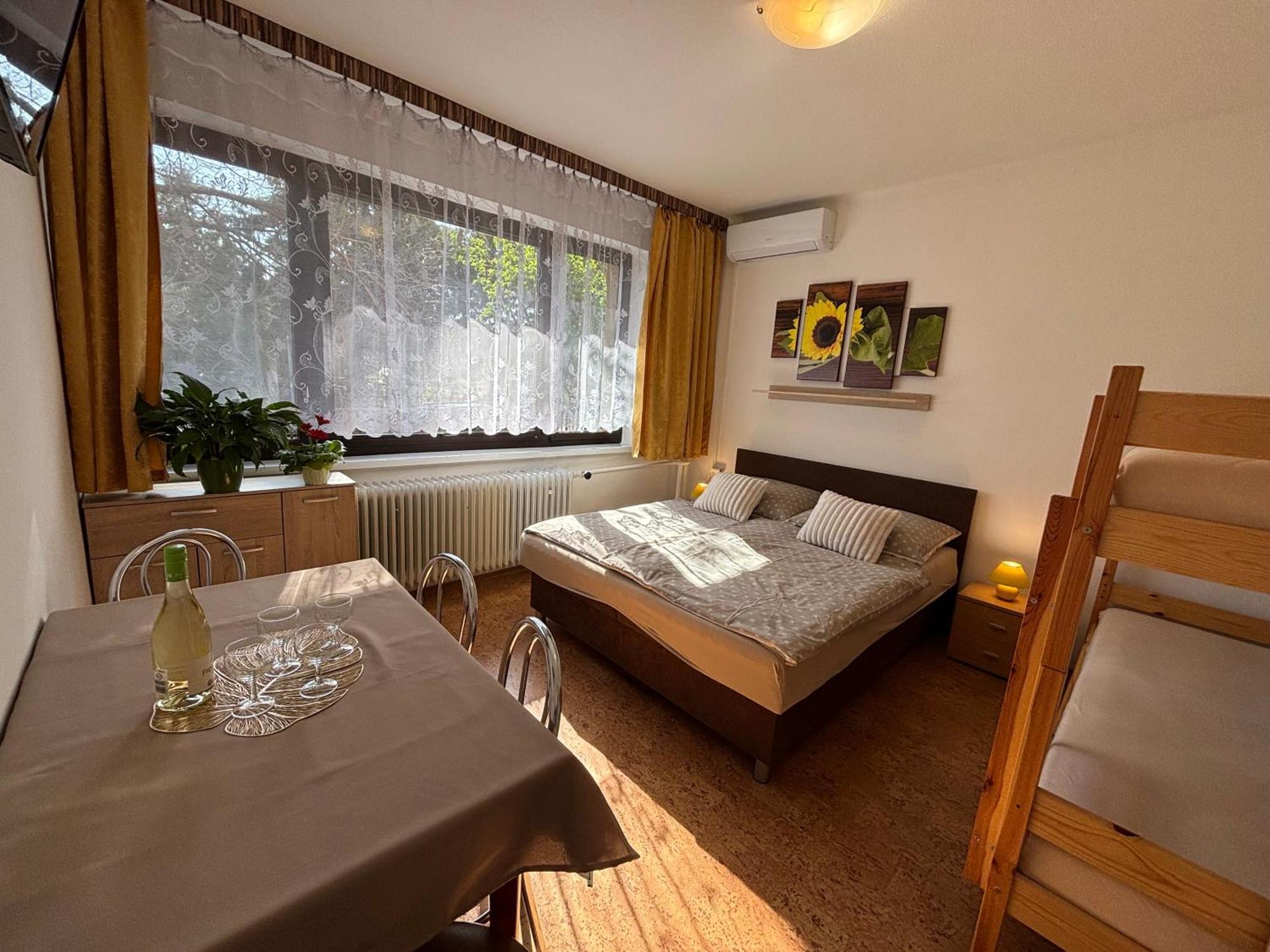 Apartmanovy Dom Grand Štúrovo Eksteriør billede